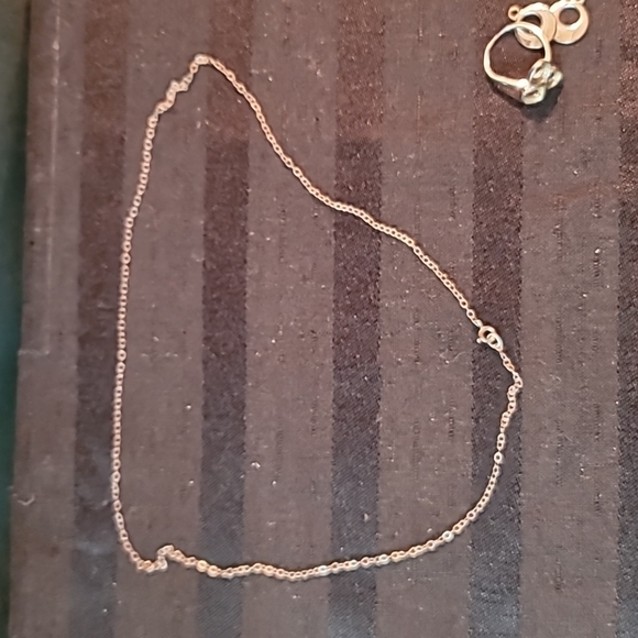 Lot of scrap 925 silver 2 necklaces 1 ring 2 earrings some wearable some scrap - Picture 6 of 10